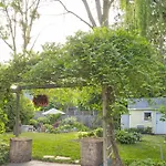 Queen Regent Bed & Breakfast