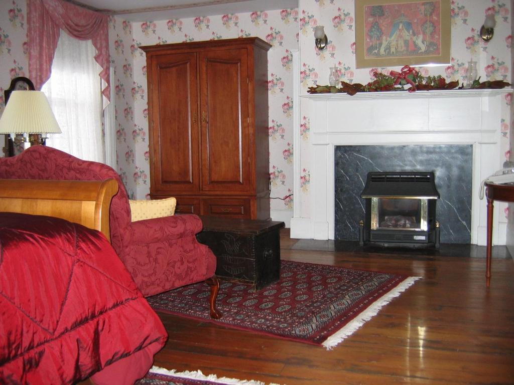 The Rogers Harrison House 4*