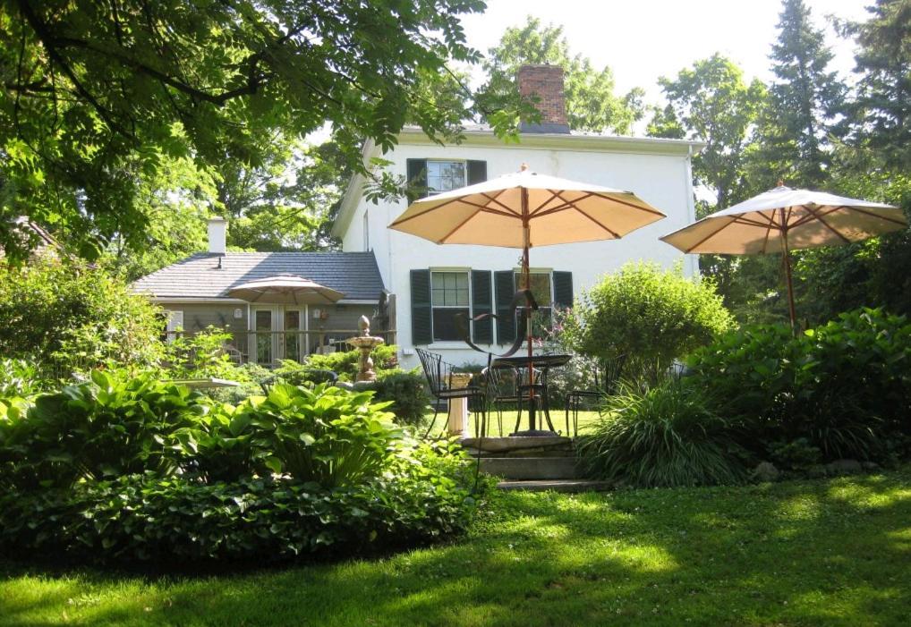 Bed & Breakfast Historic Lyons House