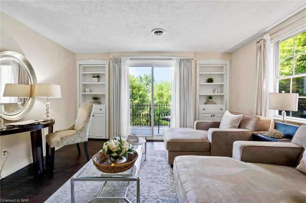 Bed & Breakfast Hummingbird Haven Luxury With Terrace & Seasonal Views Located In Historic Old Town *