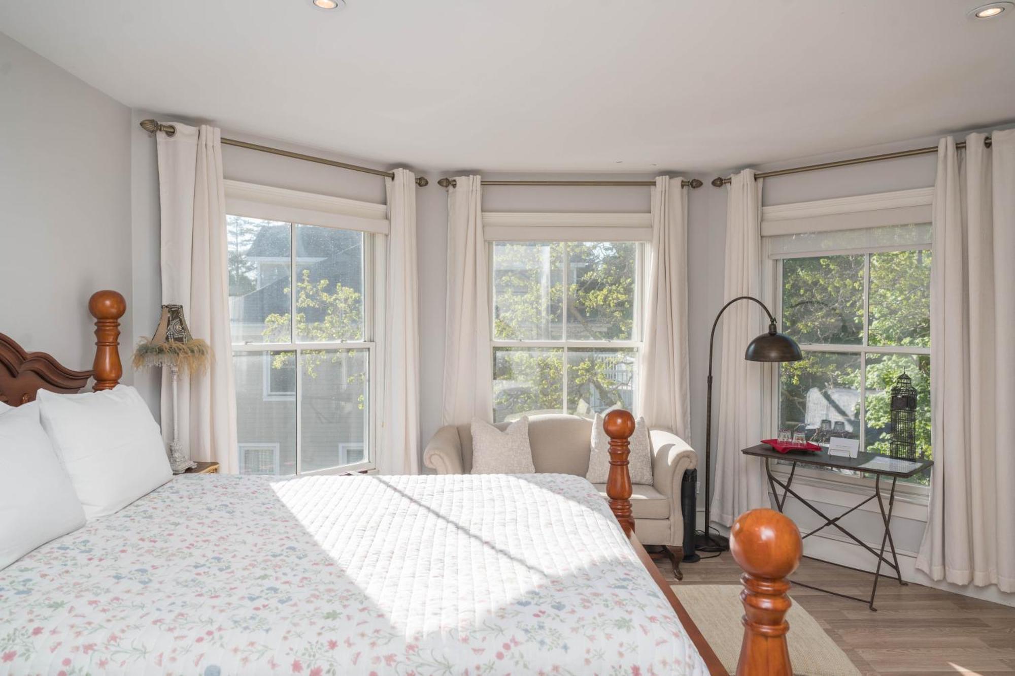 The Old Bank House Bed & Breakfast Inn