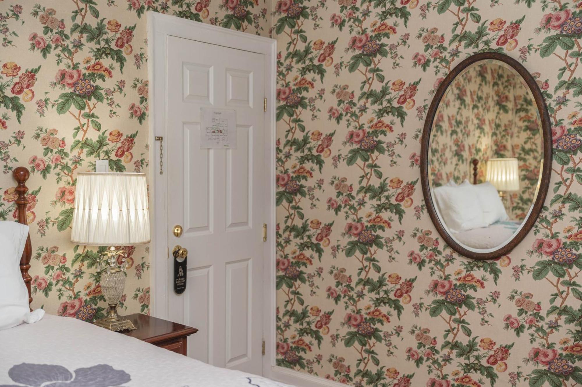 The Old Bank House Bed & Breakfast 3* Niagara-on-the-Lake