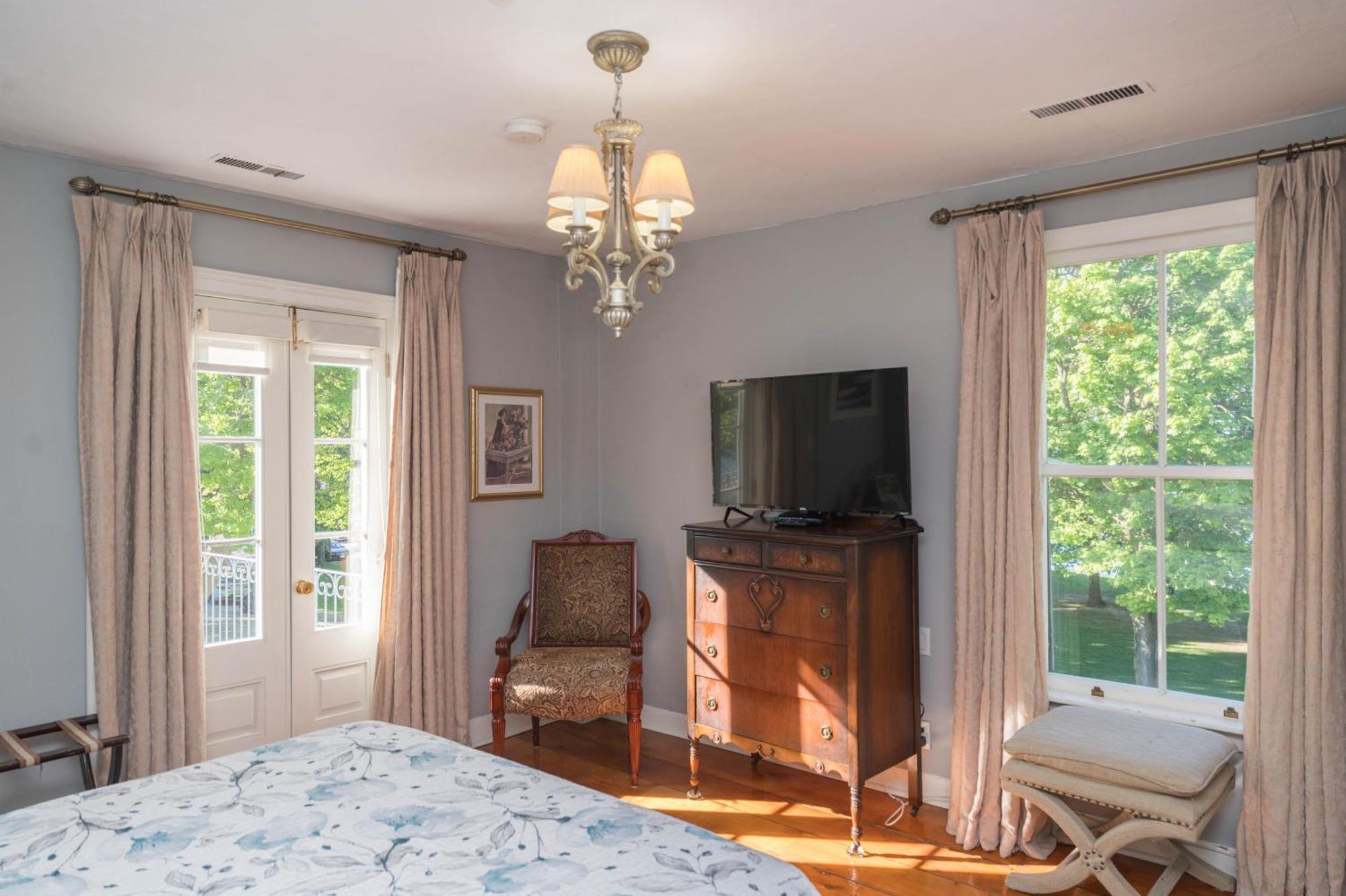 The Old Bank House Bed & Breakfast Inn