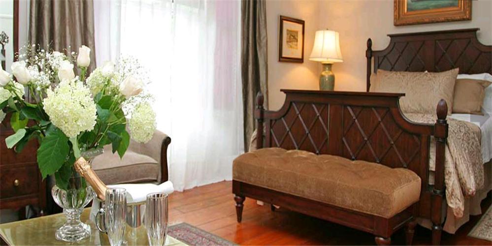 Bed & Breakfast Historic Lyons House