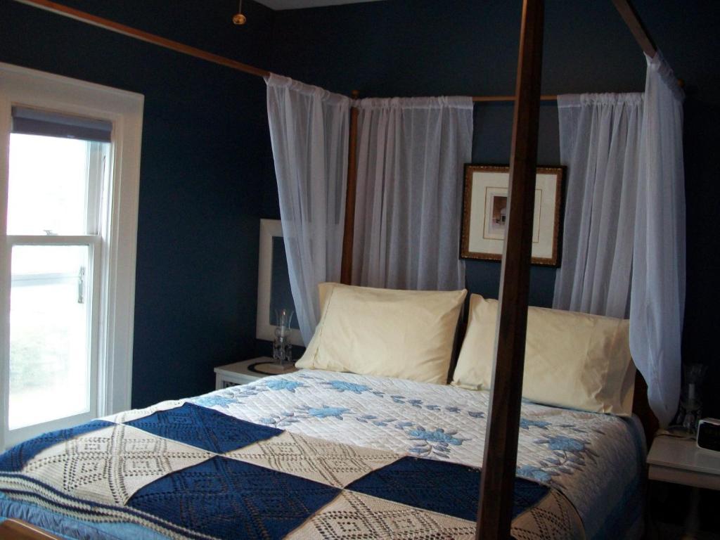 Oaks Bed & Breakfast Niagara-on-the-Lake