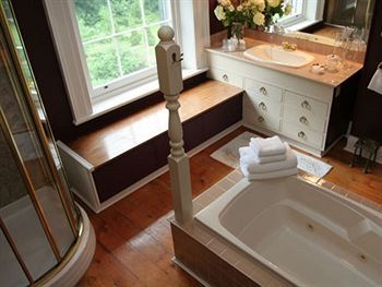 Historic Lyons House Bed & Breakfast