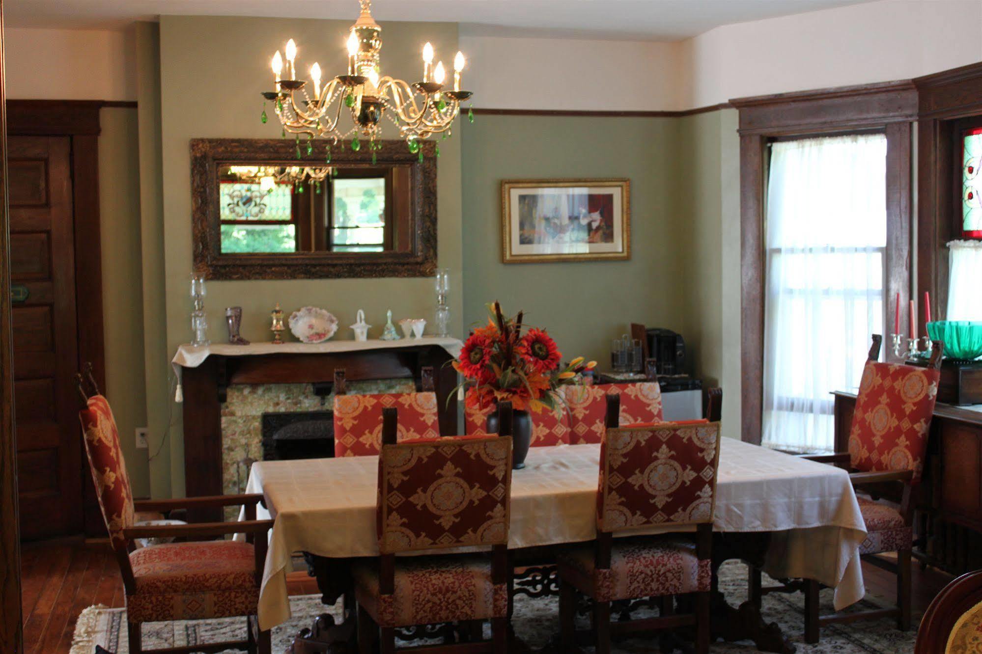 Oaks Bed & Breakfast 3*