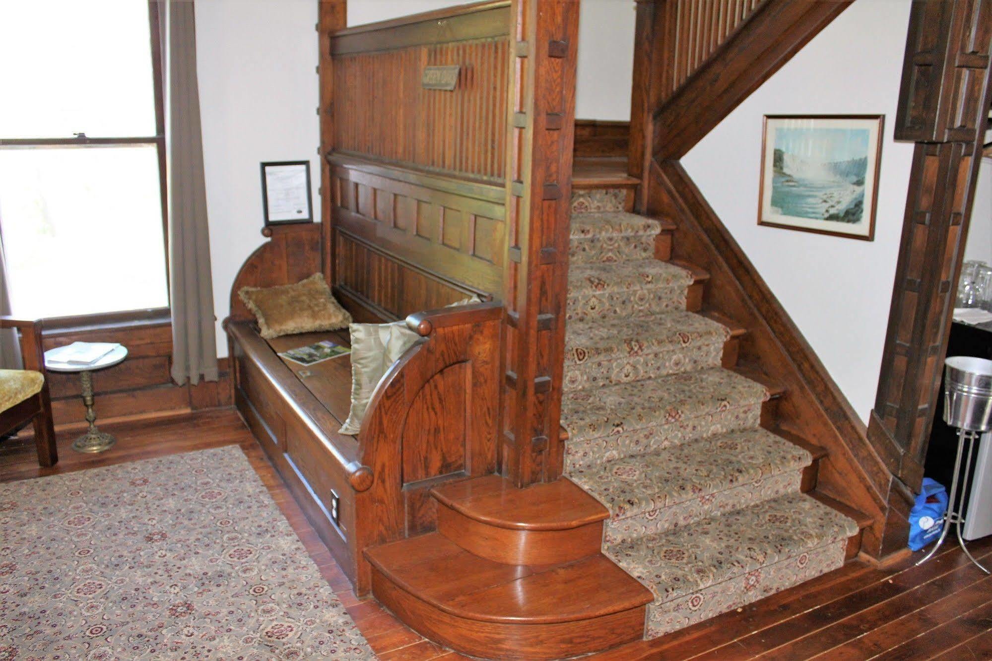 Oaks Bed & Breakfast 3*