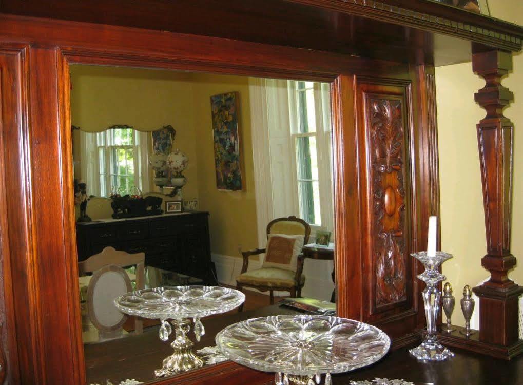 Historic Lyons House Bed & Breakfast Niagara-on-the-Lake