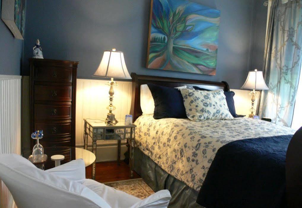 Bed & Breakfast Historic Lyons House Niagara-on-the-Lake