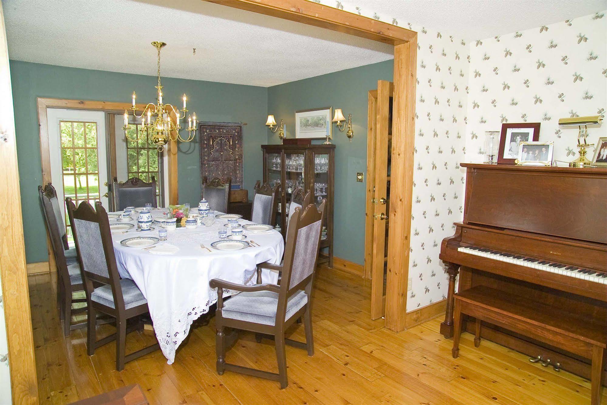 Inn Weatherpine Niagara-on-the-Lake