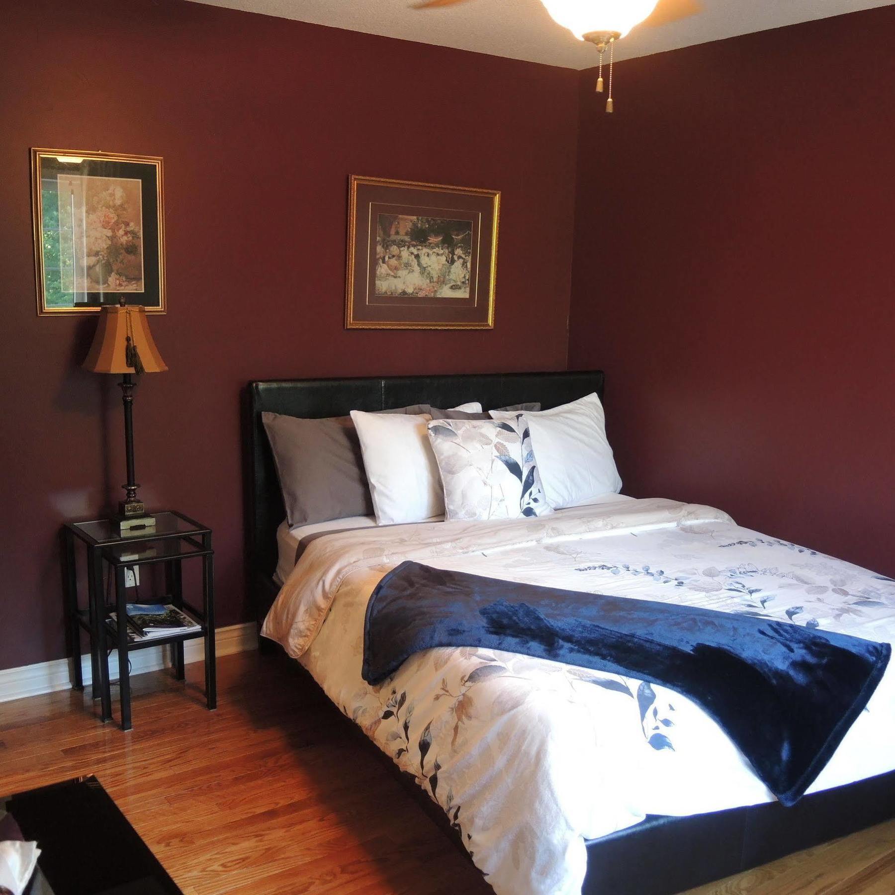 Demi's Place * Niagara-on-the-Lake