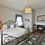 Brockamour Manor Bed And Breakfast