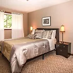 Sweet Paradise In Niagara-On-The-Lake
