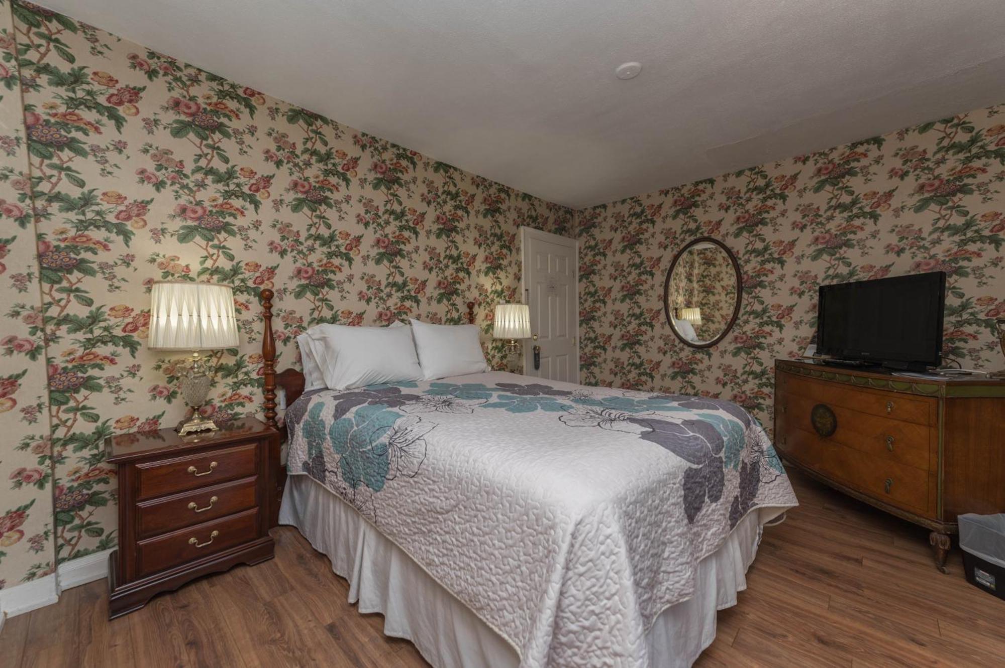 The Old Bank House Bed & Breakfast Niagara-on-the-Lake