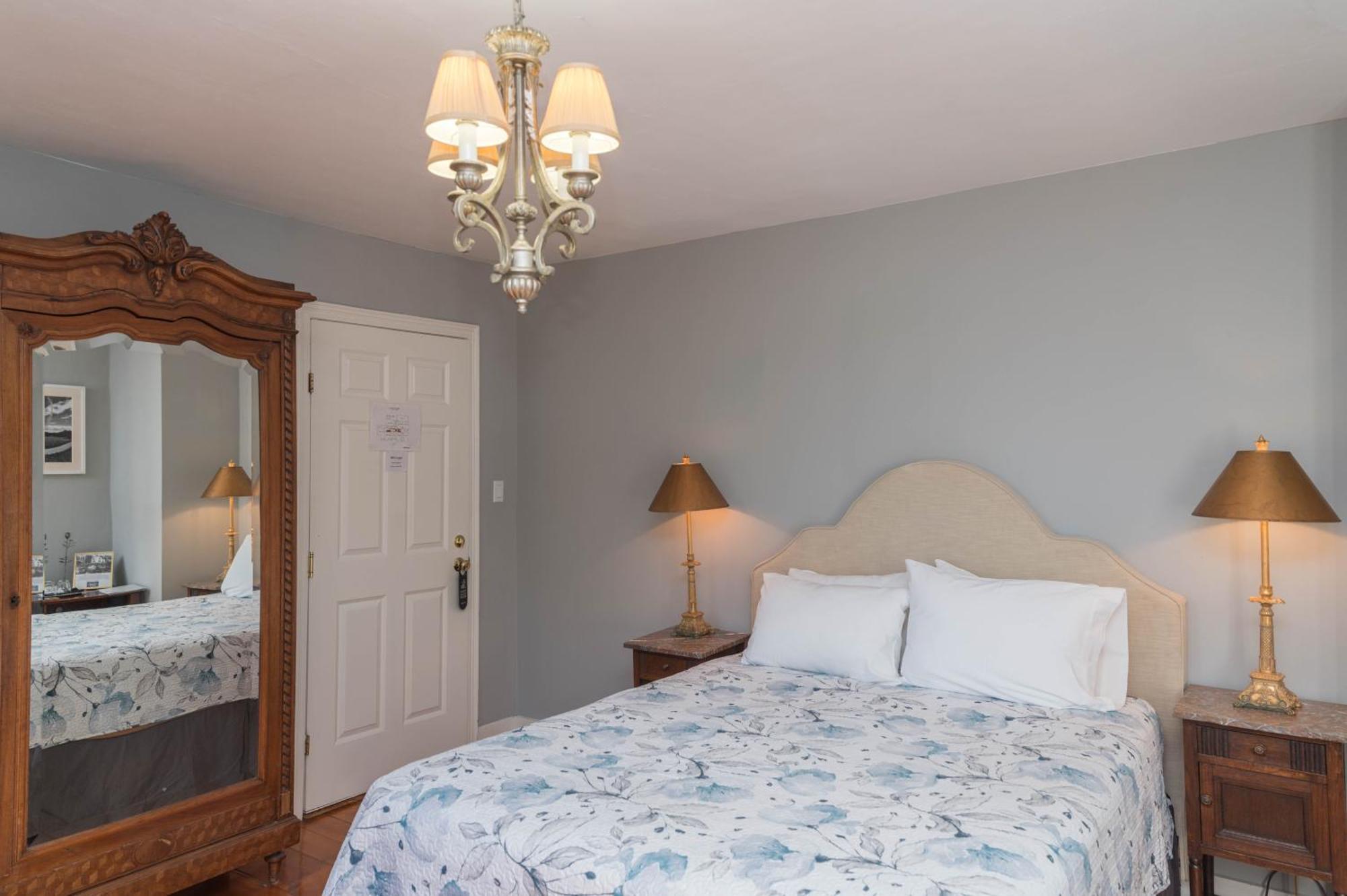 Inn The Old Bank House Bed & Breakfast Niagara-on-the-Lake