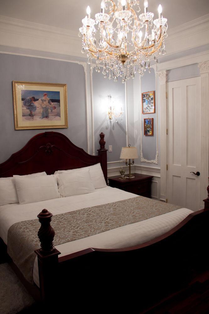 Locust Grove Canada Bed & Breakfast