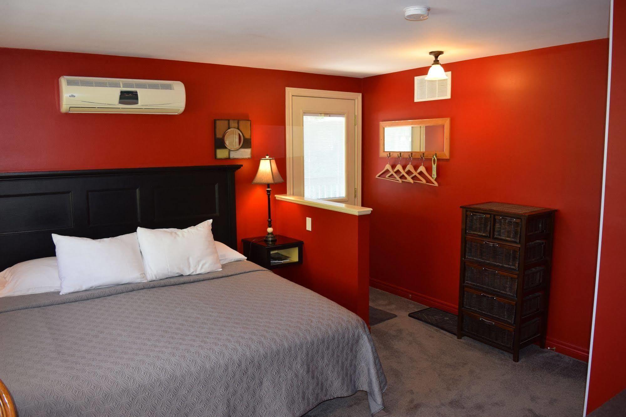 Kellar House Bed & Breakfast 4*