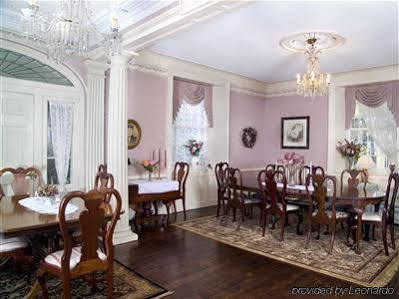Brockamour Manor 2*